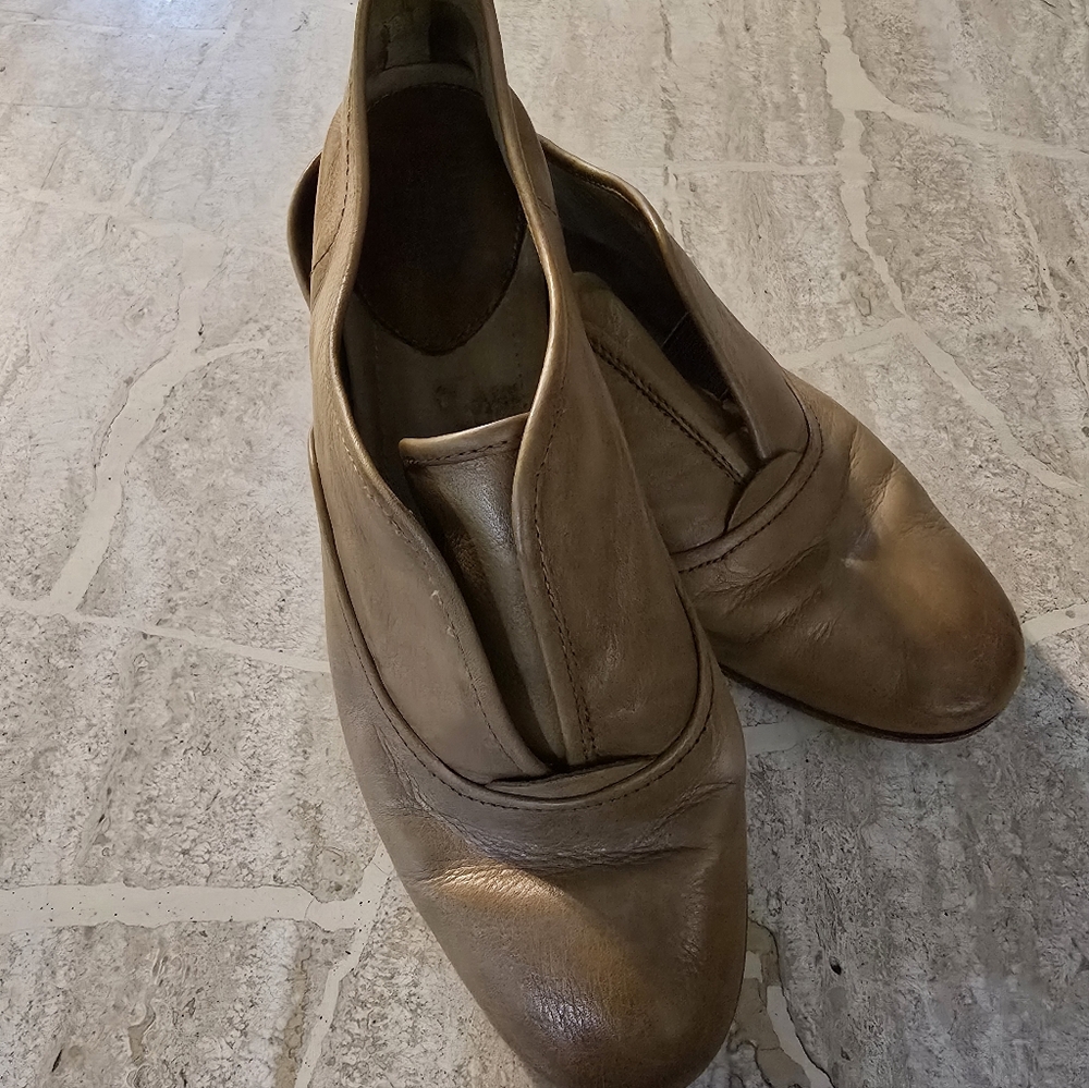 Frye Leather Flats